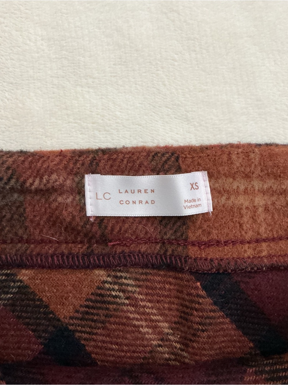 LC Lauren Conrad Plaid Mini Skirt XS Brown Burgundy Wool Blend - Picture 2 of 6